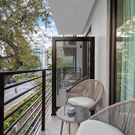 Pretty Rola 202 Modern Industrial Apt W King Bed フォート・ローダーデール エクステリア 写真